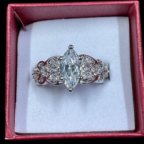 Swarovski Marquise Ring White Gold SZ 7 Romantic Coquette Glam Vintagecore Bling - Picture 3 of 9